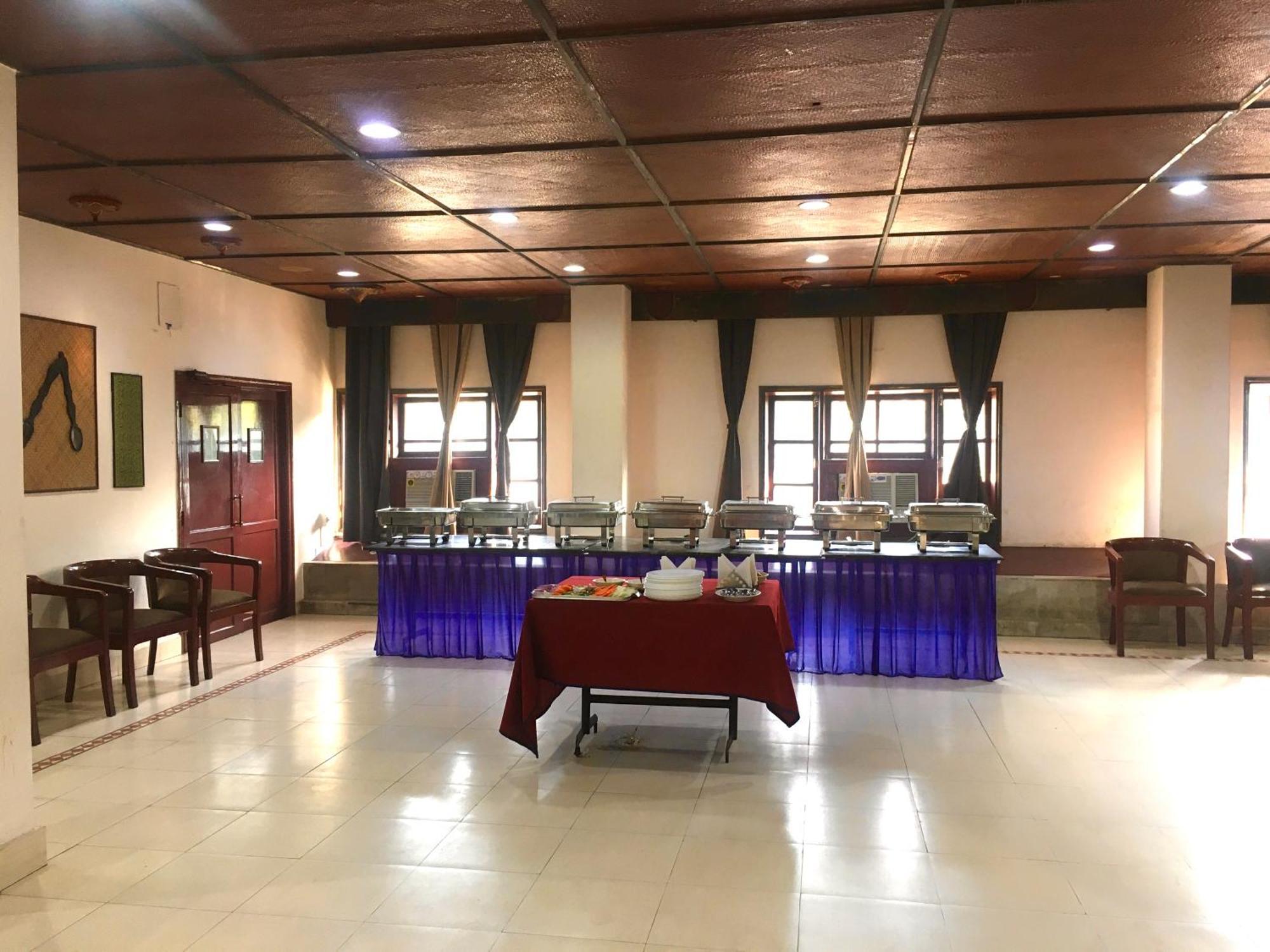 Hotel Indsurya Dibrugarh Exteriör bild